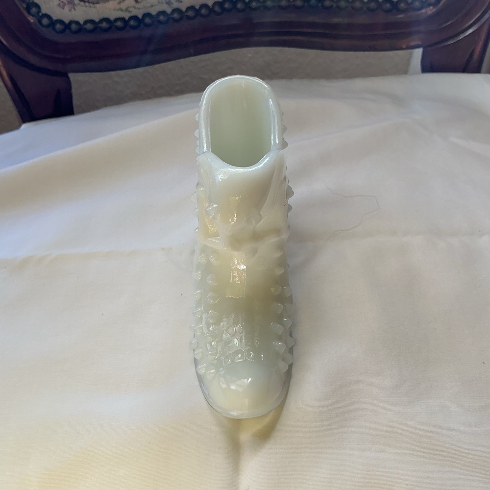 Milk Glass Hobnail Shoe Decorative Dish w/ Tiger - Picture 3 of 3